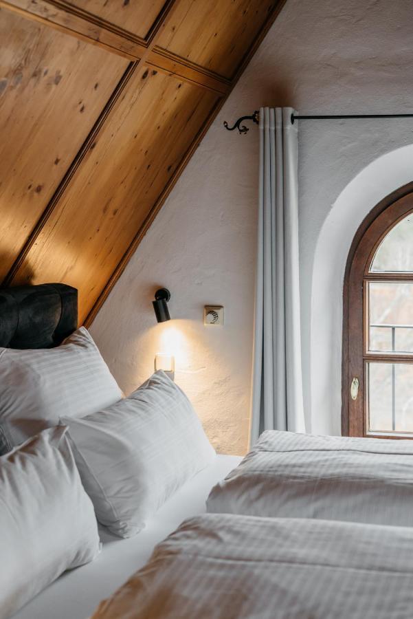 Hotel Riesengebirge نويهورف أن دير تْسين المظهر الخارجي الصورة