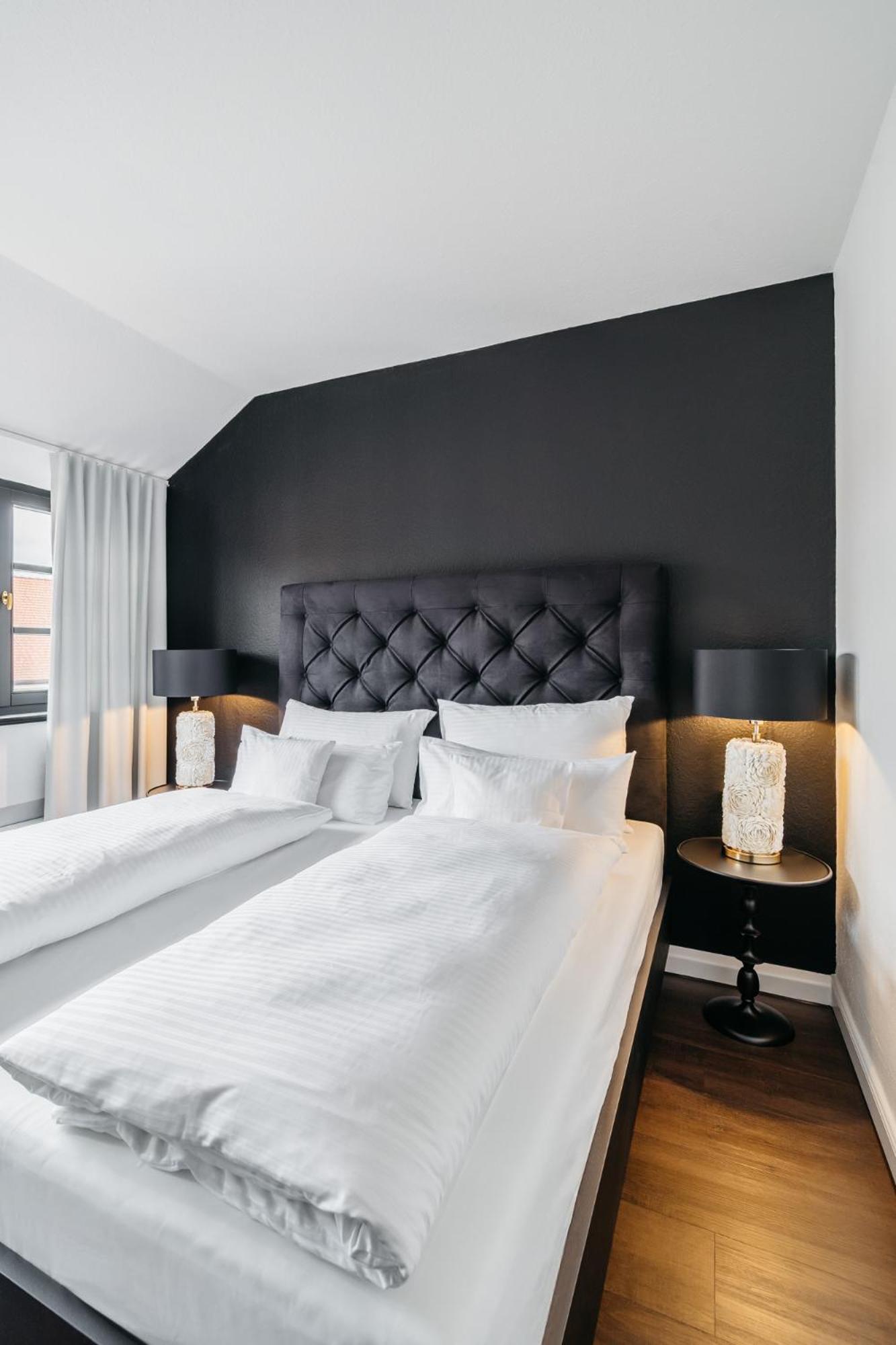 Hotel Riesengebirge نويهورف أن دير تْسين المظهر الخارجي الصورة