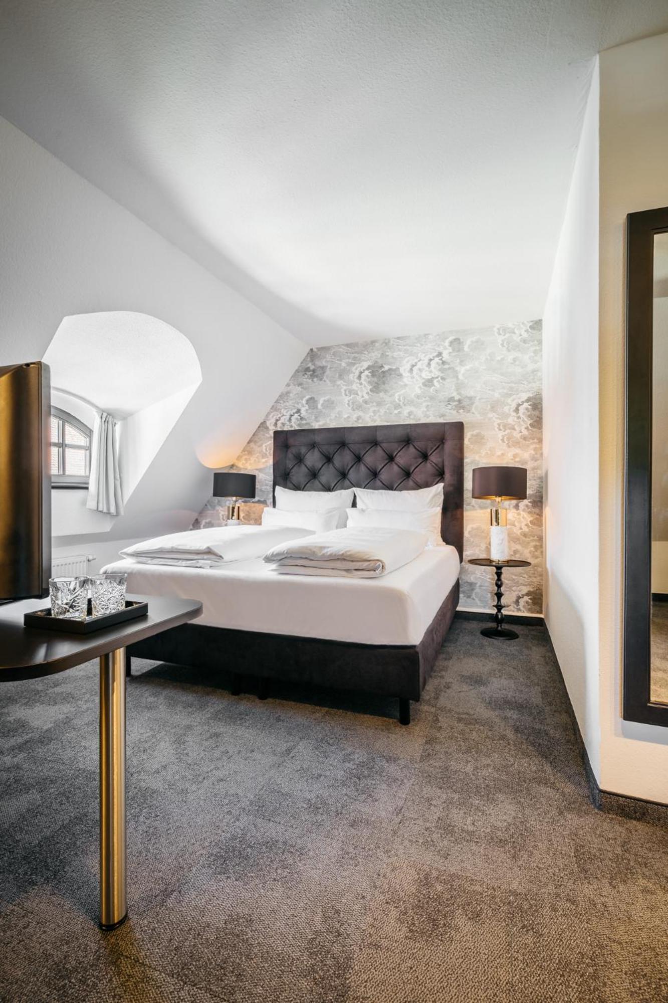 Hotel Riesengebirge نويهورف أن دير تْسين المظهر الخارجي الصورة